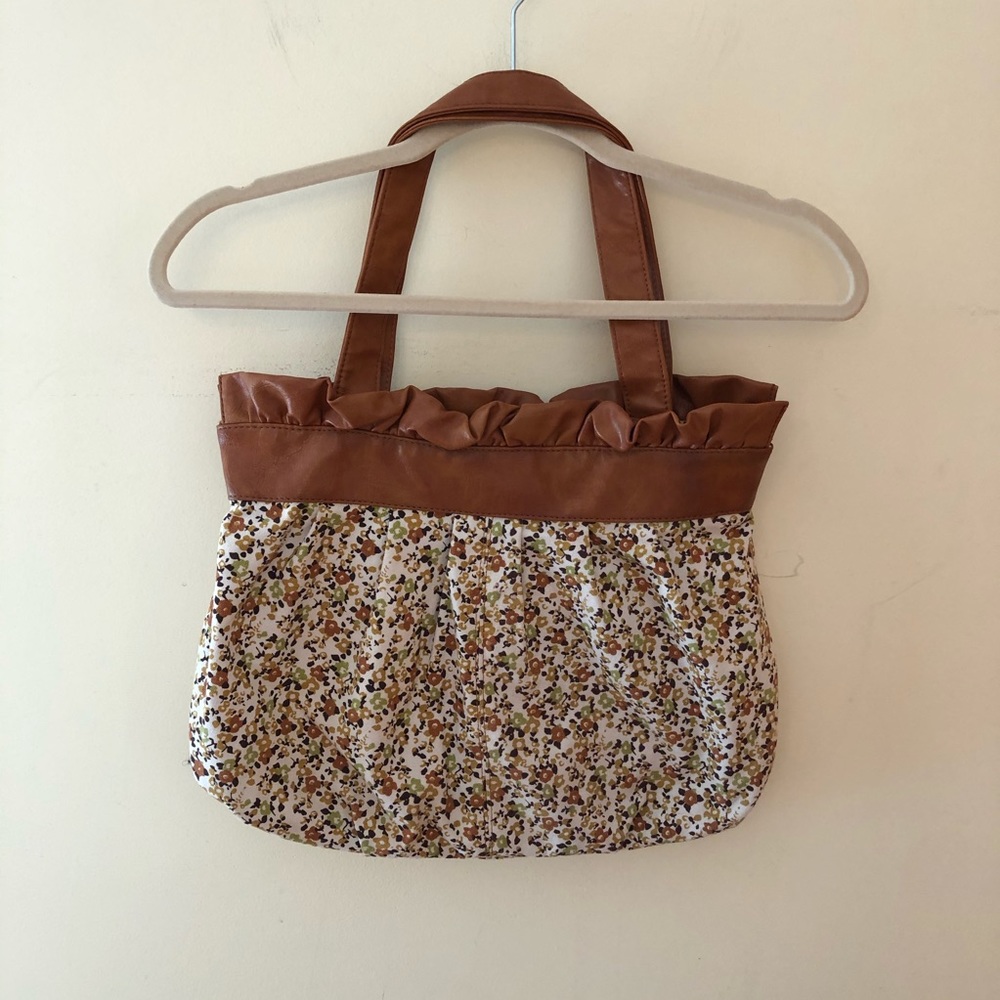 Floral Ruffle Purse - Picture 5 of 10